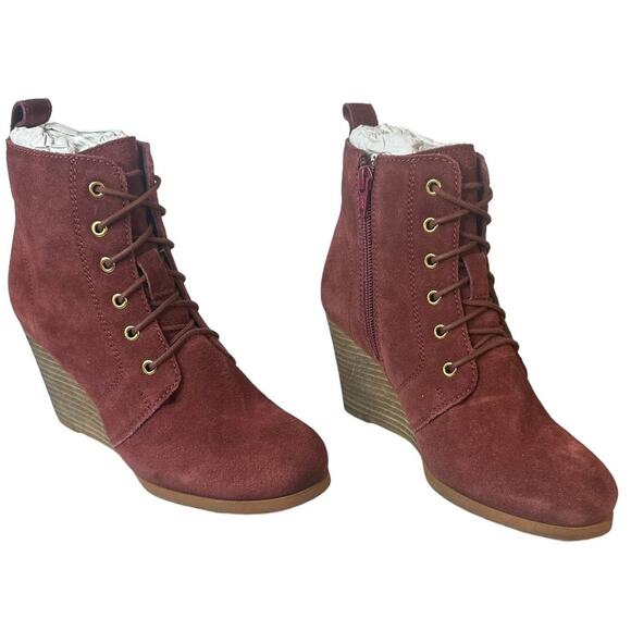 NWT Diba Women's Burgundy Blake Suede Lace Up Wedge Booties Size 7 Round Toe - Picture 1 of 9